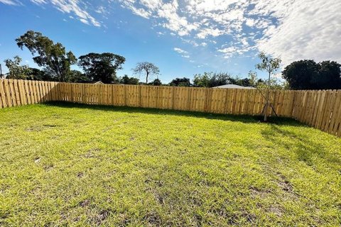 House in Miami, Florida 3 bedrooms, 150.87 sq.m. № 2086872 - photo 21