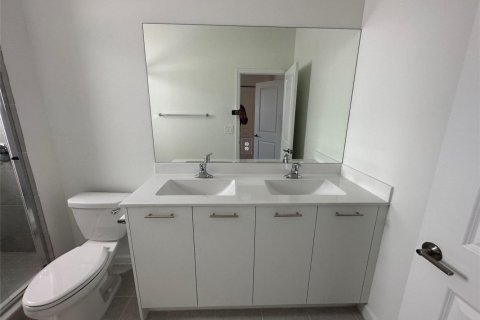 House in Miami, Florida 3 bedrooms, 150.87 sq.m. № 2086872 - photo 12