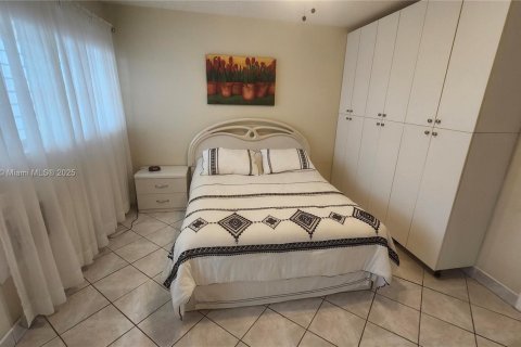 Condominio en venta en Hallandale Beach, Florida, 1 dormitorio, 58.06 m2 № 1701396 - foto 9