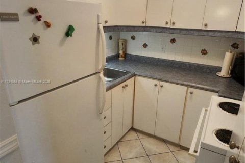 Condominio en venta en Hallandale Beach, Florida, 1 dormitorio, 58.06 m2 № 1701396 - foto 4
