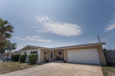 House in Merrit Island, Florida 3 bedrooms, 115.57 sq.m. № 1769316 - photo 3