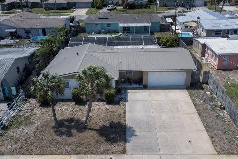 House in Merrit Island, Florida 3 bedrooms, 115.57 sq.m. № 1769316 - photo 1