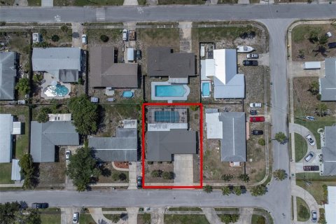 House in Merrit Island, Florida 3 bedrooms, 115.57 sq.m. № 1769316 - photo 19