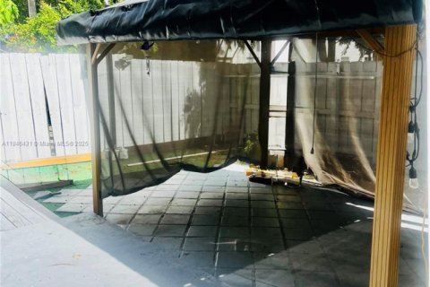 Купить кондоминиум в Суитуотер, Флорида 2 спальни, 66.89м2, № 1857302 - фото 12