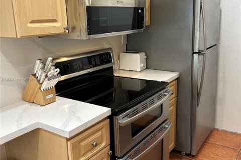 Copropriété à louer à Miami Beach, Floride: 1 chambre, 91.04 m2 № 2401470 - photo 18