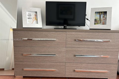 Copropriété à louer à Miami Beach, Floride: 1 chambre, 91.04 m2 № 2401470 - photo 16