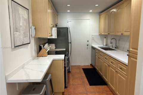 Copropriété à louer à Miami Beach, Floride: 1 chambre, 91.04 m2 № 2401470 - photo 17