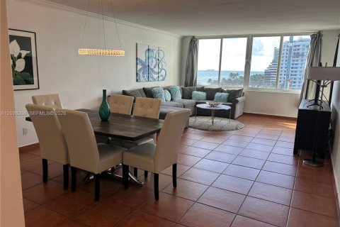 Copropriété à louer à Miami Beach, Floride: 1 chambre, 91.04 m2 № 2401470 - photo 13