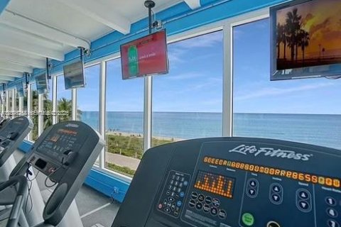 Copropriété à louer à Miami Beach, Floride: 1 chambre, 91.04 m2 № 2401470 - photo 4
