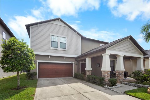 Casa en venta en Land O' Lakes, Florida, 5 dormitorios, 305.74 m2 № 1832809 - foto 2