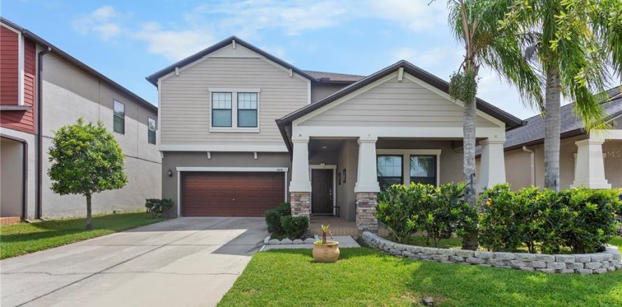 Casa en Land O' Lakes, Florida 5 dormitorios, 305.74 m2 № 1832809