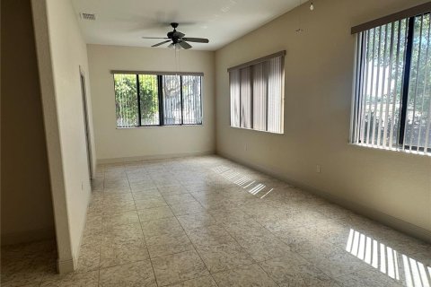 House in Polk City, Florida 2 bedrooms, 180.69 sq.m. № 1816894 - photo 24