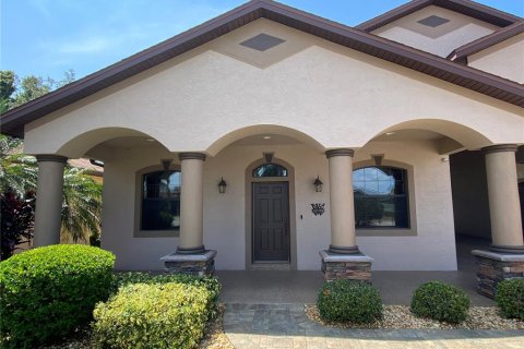 House in Polk City, Florida 2 bedrooms, 180.69 sq.m. № 1816894 - photo 3