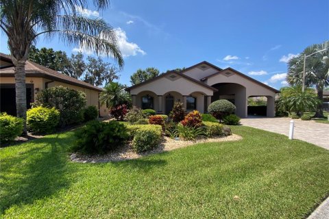 House in Polk City, Florida 2 bedrooms, 180.69 sq.m. № 1816894 - photo 2