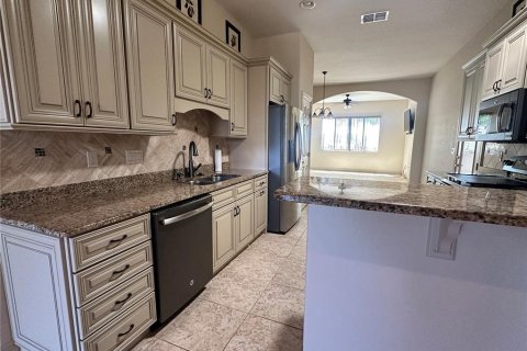 House in Polk City, Florida 2 bedrooms, 180.69 sq.m. № 1816894 - photo 9