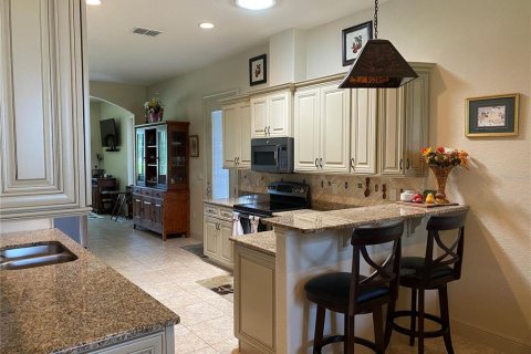 House in Polk City, Florida 2 bedrooms, 180.69 sq.m. № 1816894 - photo 7