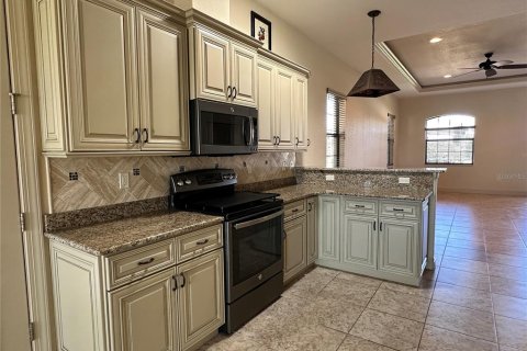 House in Polk City, Florida 2 bedrooms, 180.69 sq.m. № 1816894 - photo 8