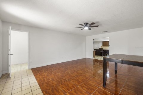 Villa ou maison à vendre à Tampa, Floride: 3 chambres, 276.85 m2 № 2361027 - photo 15