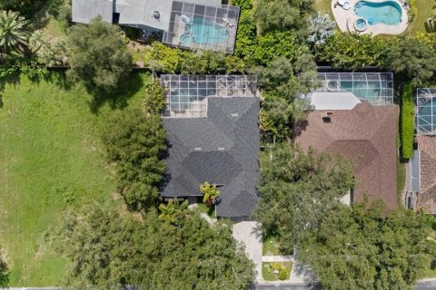 House in Gulfport, Florida 4 bedrooms, 248.42 sq.m. № 2323043 - photo 10