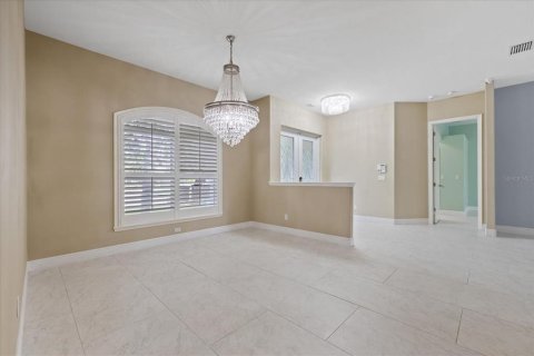 House in Gulfport, Florida 4 bedrooms, 248.42 sq.m. № 2323043 - photo 23
