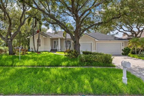 House in Gulfport, Florida 4 bedrooms, 248.42 sq.m. № 2323043 - photo 5