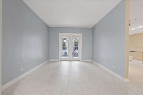 House in Gulfport, Florida 4 bedrooms, 248.42 sq.m. № 2323043 - photo 20