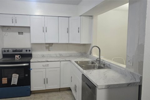 Copropriété à louer à Coral Springs, Floride: 2 chambres, 84.54 m2 № 1954509 - photo 5