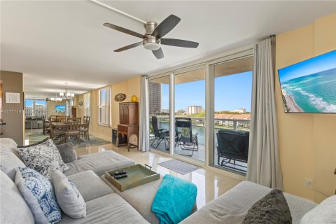 Condo in Hollywood, Florida, 3 bedrooms  № 1865600 - photo 26