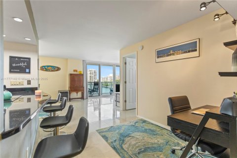 Condo in Hollywood, Florida, 3 bedrooms  № 1865600 - photo 7