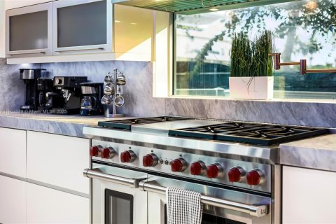 House in Fort Lauderdale, Florida 7 bedrooms, 712.93 sq.m. № 2082044 - photo 25