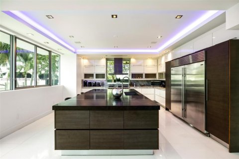 House in Fort Lauderdale, Florida 7 bedrooms, 712.93 sq.m. № 2082044 - photo 23