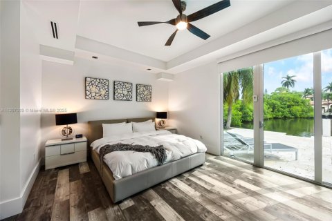 House in Fort Lauderdale, Florida 7 bedrooms, 712.93 sq.m. № 2082044 - photo 27
