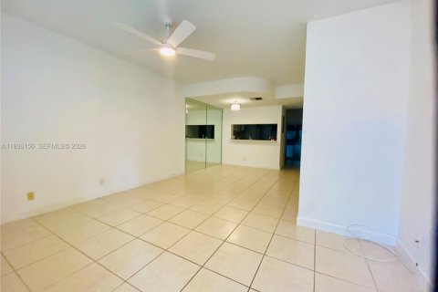 Купить таунхаус в Маргит, Флорида 2 спальни, 103.12м2, № 1996424 - фото 7