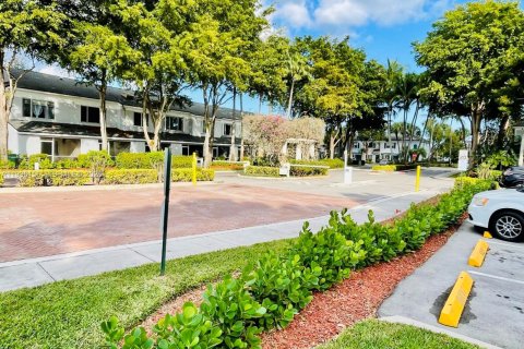 Купить таунхаус в Маргит, Флорида 2 спальни, 103.12м2, № 1996424 - фото 5