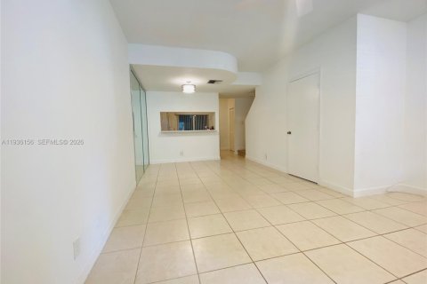 Купить таунхаус в Маргит, Флорида 2 спальни, 103.12м2, № 1996424 - фото 8