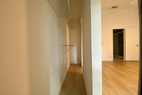 Купить таунхаус в Маргит, Флорида 2 спальни, 103.12м2, № 1996424 - фото 27