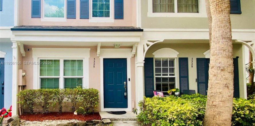 Таунхаус в Маргит, Флорида 2 спальни, 103.12м2 № 1996424