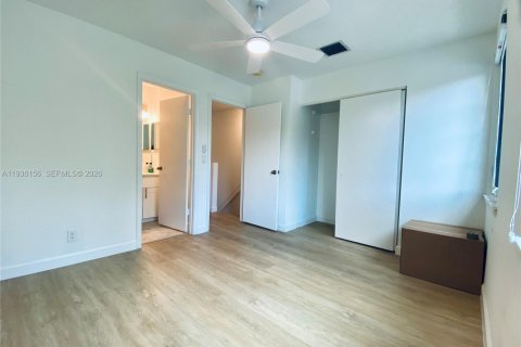 Купить таунхаус в Маргит, Флорида 2 спальни, 103.12м2, № 1996424 - фото 22