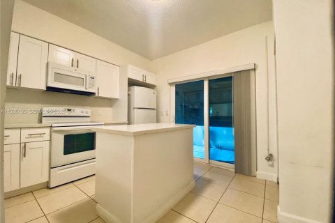 Купить таунхаус в Маргит, Флорида 2 спальни, 103.12м2, № 1996424 - фото 11