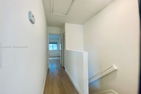 Купить таунхаус в Маргит, Флорида 2 спальни, 103.12м2, № 1996424 - фото 19