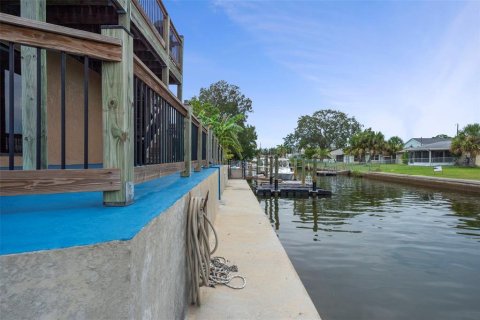 House in Hudson, Florida 3 bedrooms, 176.89 sq.m. № 1832903 - photo 3