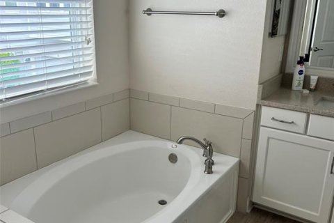 Touwnhouse à louer à Tampa, Floride: 3 chambres, 155.8 m2 № 2102077 - photo 14