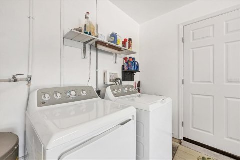 House in Port Charlotte, Florida 2 bedrooms, 96.34 sq.m. № 1592679 - photo 15