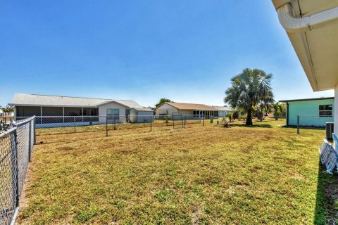 House in Port Charlotte, Florida 2 bedrooms, 96.34 sq.m. № 1592679 - photo 21