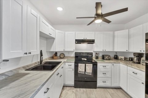 House in Port Charlotte, Florida 2 bedrooms, 96.34 sq.m. № 1592679 - photo 7