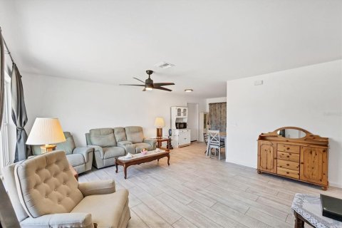 House in Port Charlotte, Florida 2 bedrooms, 96.34 sq.m. № 1592679 - photo 4