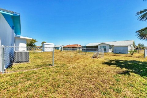 House in Port Charlotte, Florida 2 bedrooms, 96.34 sq.m. № 1592679 - photo 24