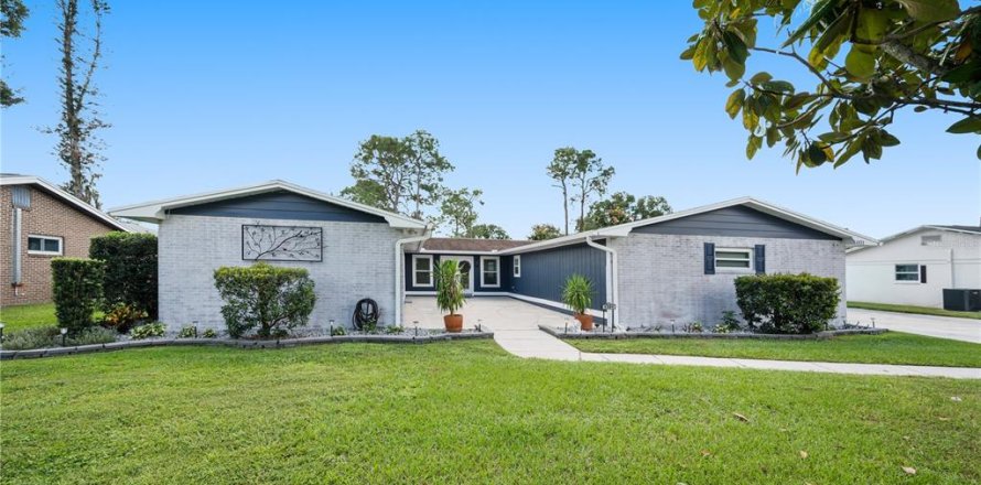 Villa ou maison à Lakeland, Floride 5 chambres, 217.48 m2 № 2421740