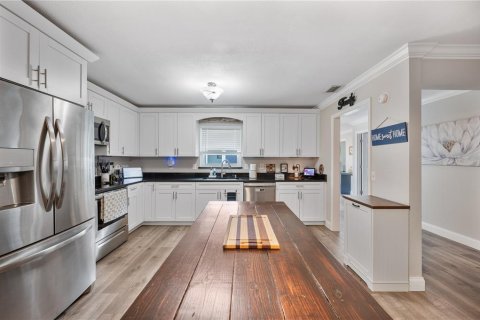 Villa ou maison à vendre à Lakeland, Floride: 5 chambres, 217.48 m2 № 2421740 - photo 9