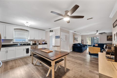 Villa ou maison à vendre à Lakeland, Floride: 5 chambres, 217.48 m2 № 2421740 - photo 8